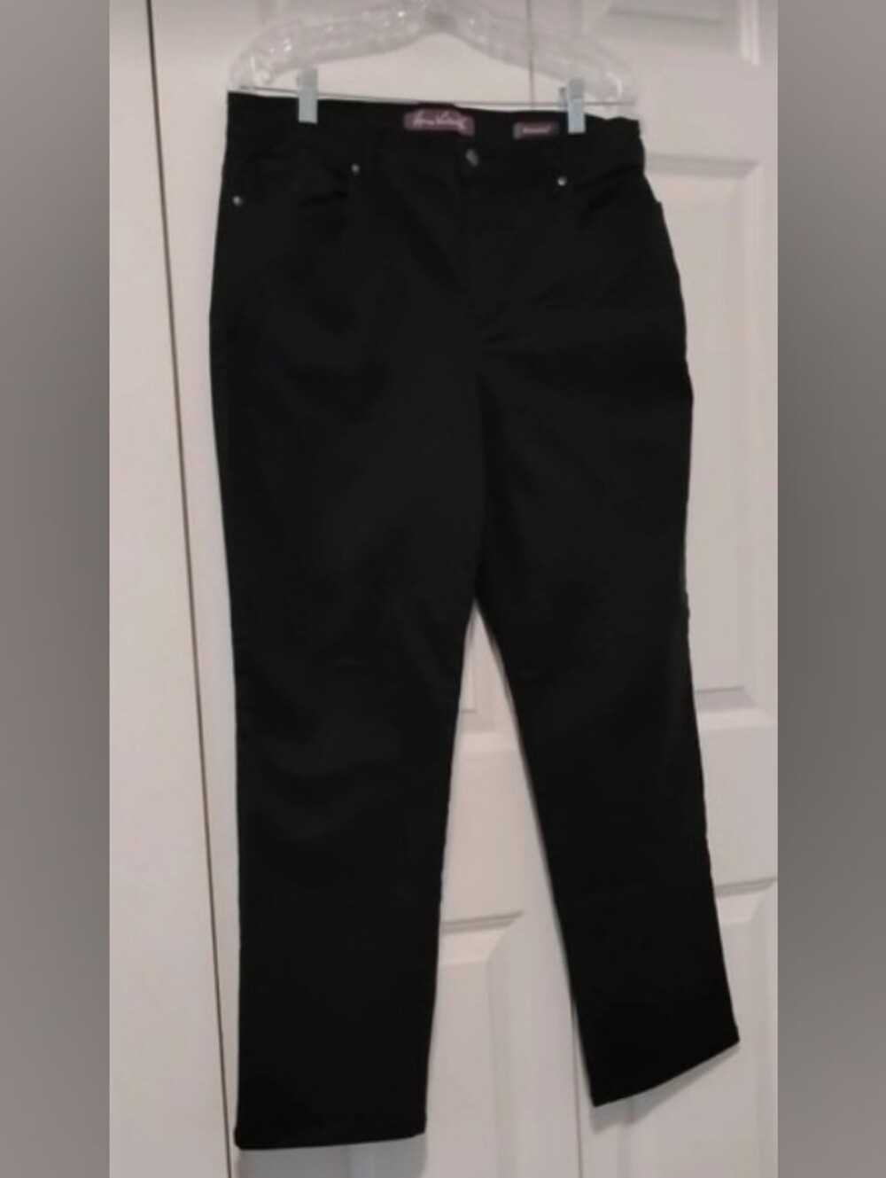 Gloria Vanderbilt 'Amanda' black ladies jeans size 16 - Picture 1 of 8
